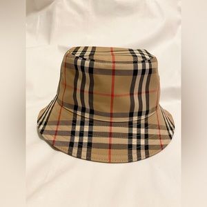 [NWT] Burberry | Check Cotton Bucket Hat